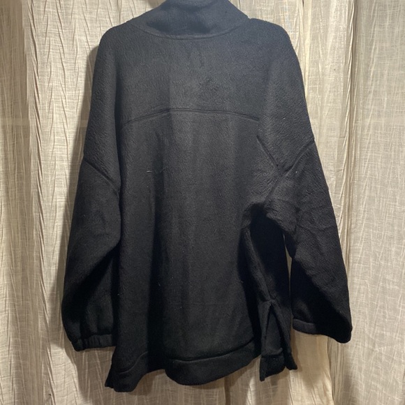 Black Sherpa quarter zip sweater with front pocket - Picture 2 of 7